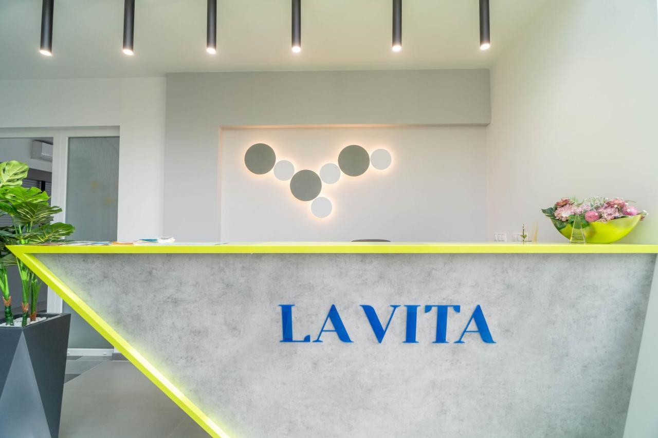 La Vita Premium Panzio Gyula Εξωτερικό φωτογραφία